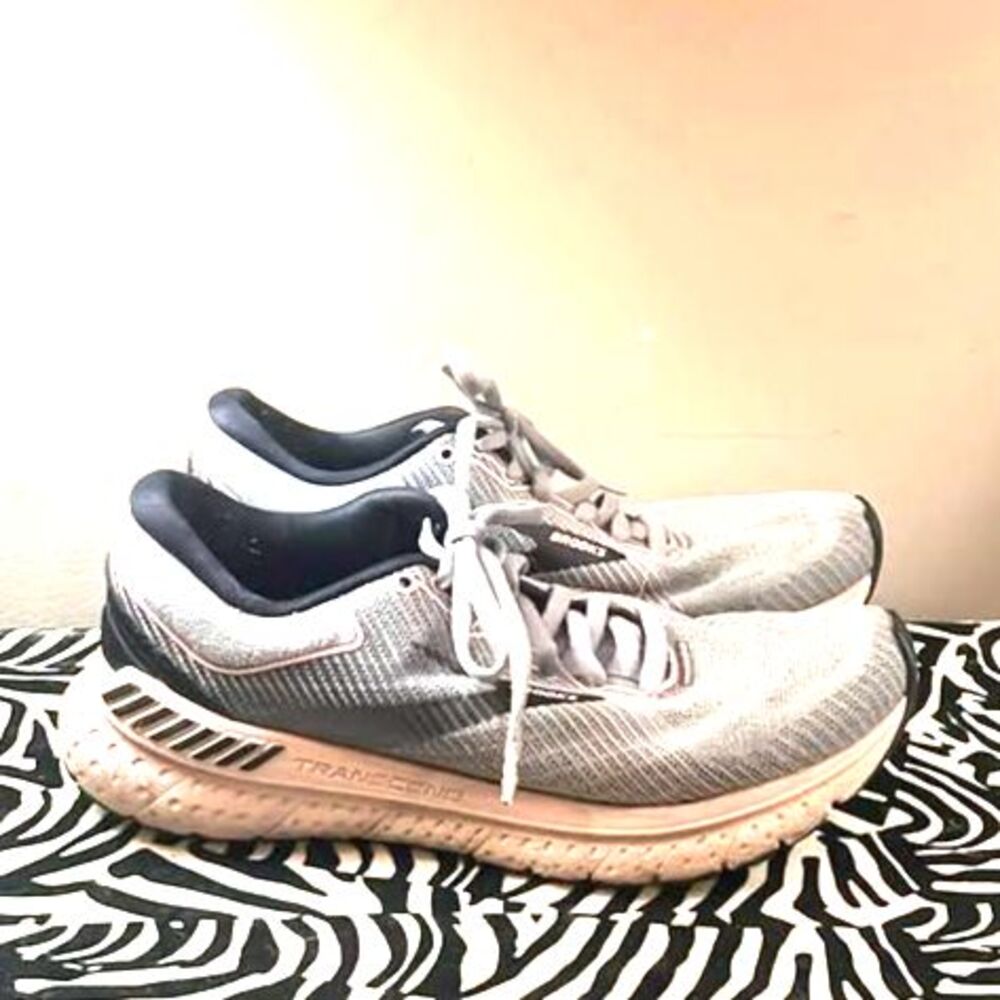 Brooks Transcend 7 Pink And Grey Running Shoes Womens Sz 8